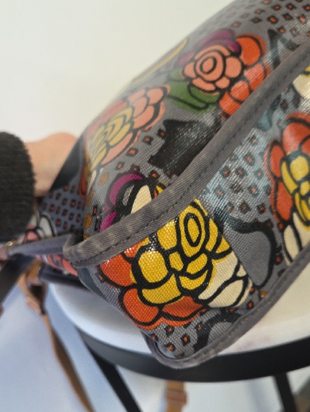 Fossil Floral Crossbody Bag - Gray with Multicolor Flowers - Picture 5 of 10